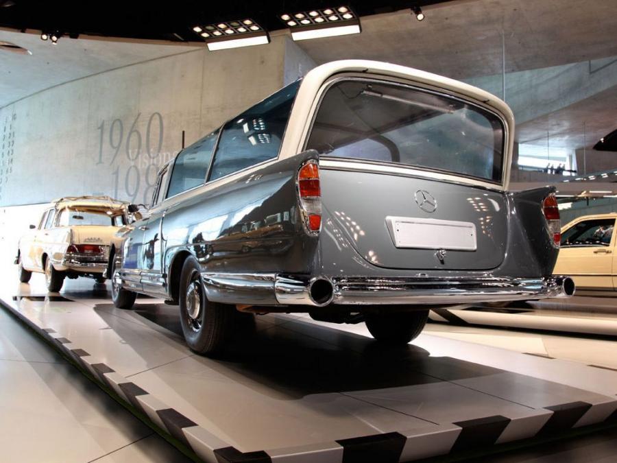  Mercedes-Benz 300 Messwagen 1960 года  (фото 4 из 7)